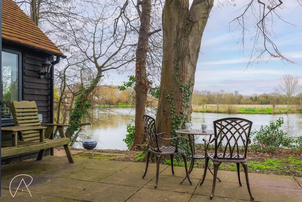 River's Edge Retreat:a Cosy 1-bed In Prázdninový dům Windsor